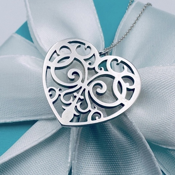 Tiffany & Co. 20” Enchant Heart Necklace in Silver with Pouch and Box - Picture 3 of 9